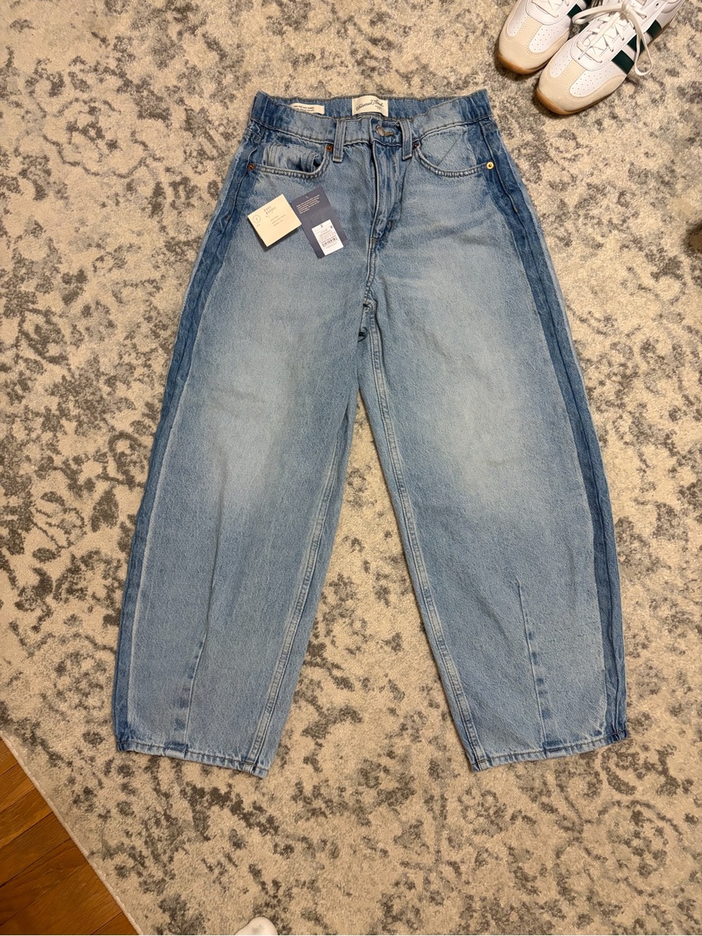 Barrel jeans